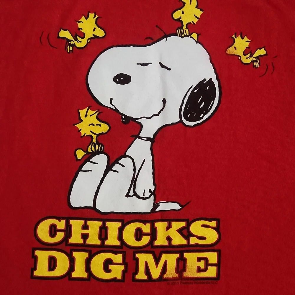 2010 Peanuts Snoopy T-shirt Chicks Dig Me Red Size XL - Picture 4 of 6